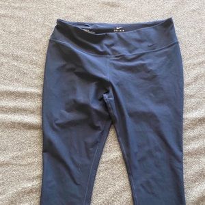 Nike women’s navy size XL leggings